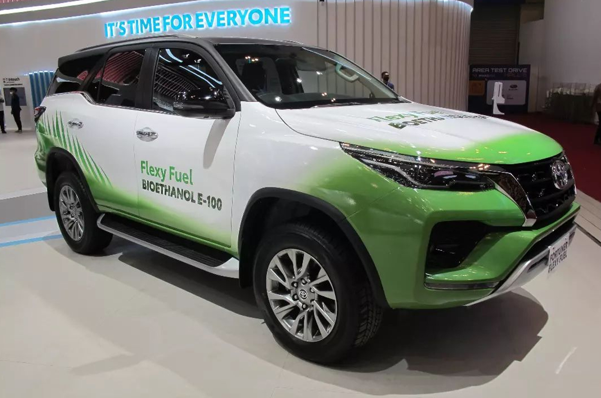 Toyota Fortuner flex fuel front quarter 